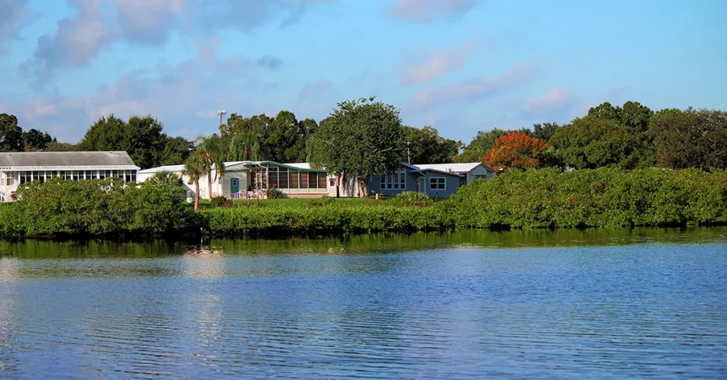 The Pros and Cons of Manufactured Homes